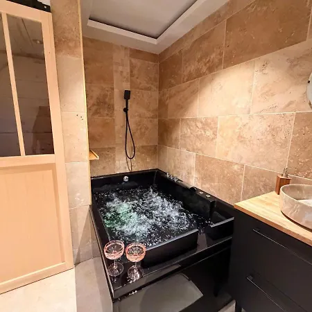 La Parenthese Remoise With Sauna And Jacuzzi *